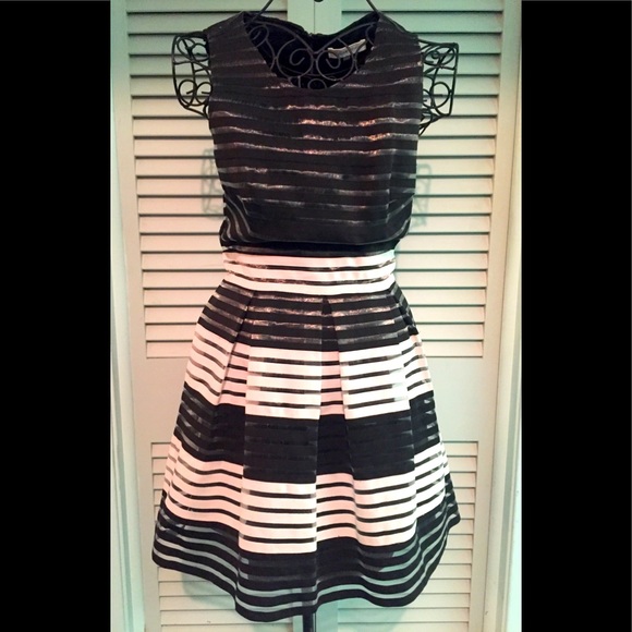 Sugar + Lips Crinolines Sleeveless Dress - Picture 3 of 6